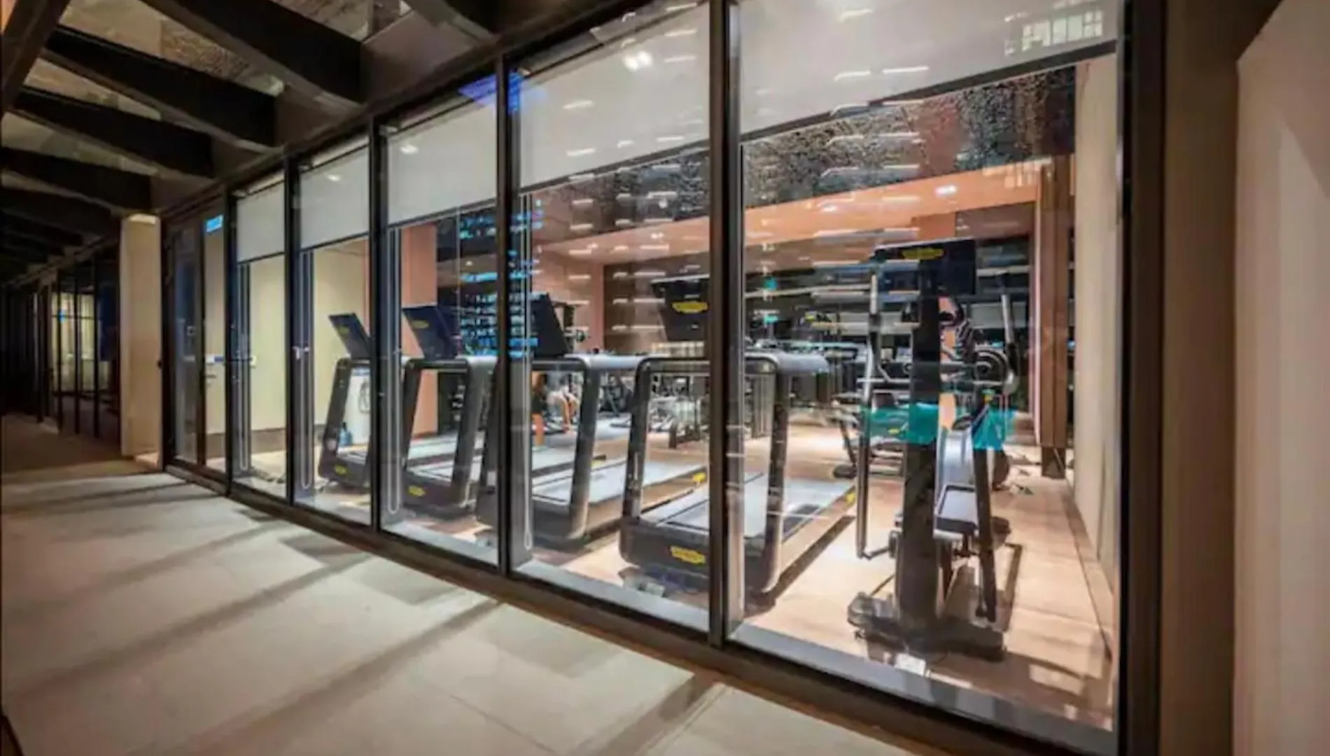 The Opera Apartment Cental Saigon Free Pool-Gym-Sauna Room- Golf Mini Ho Chi Minh City Vietnam