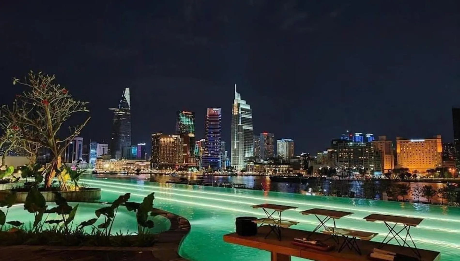The Opera Apartment Cental Saigon Free Pool-Gym-Sauna Room- Golf Mini Ho Chi Minh City