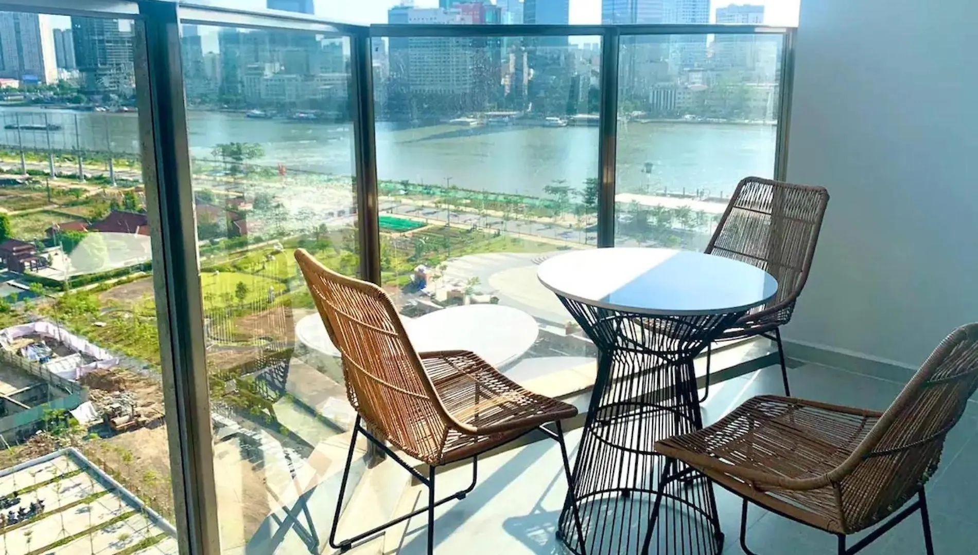 The Opera Apartment Cental Saigon Free Pool-Gym-Sauna Room- Golf Mini Ho Chi Minh City