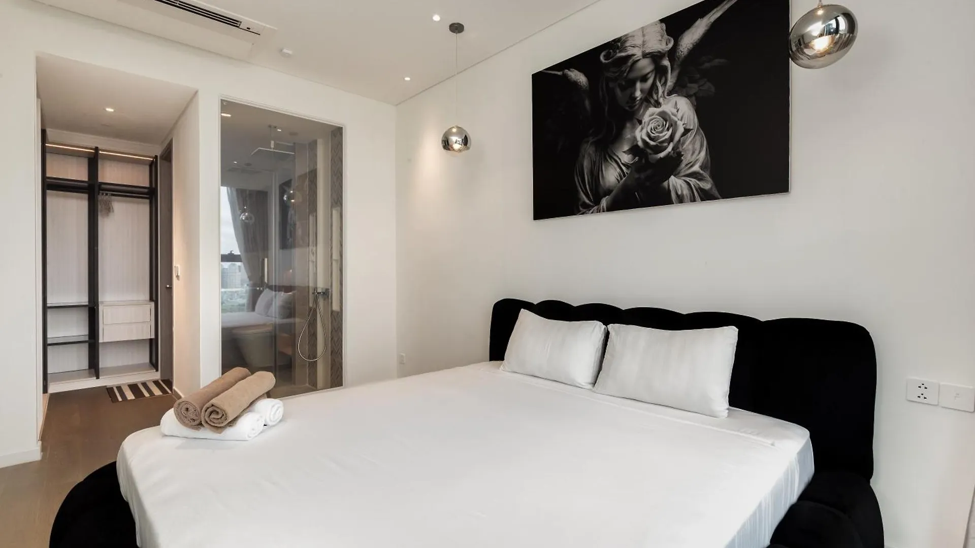 The Opera Apartment Cental Saigon Free Pool-Gym-Sauna Room- Golf Mini Ho Chi Minh City