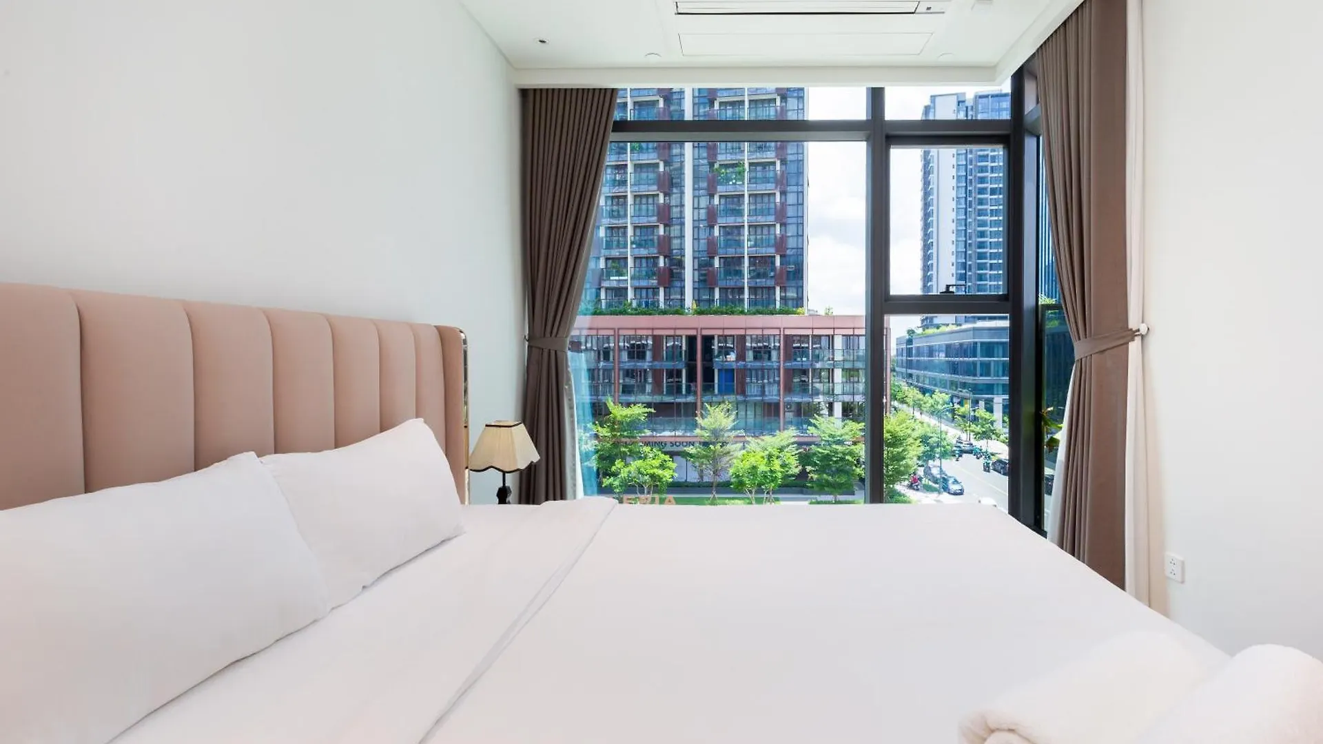 The Opera Apartment Cental Saigon Free Pool-Gym-Sauna Room- Golf Mini Thành Pho Ho Chí Minh 0*,  Vietnam