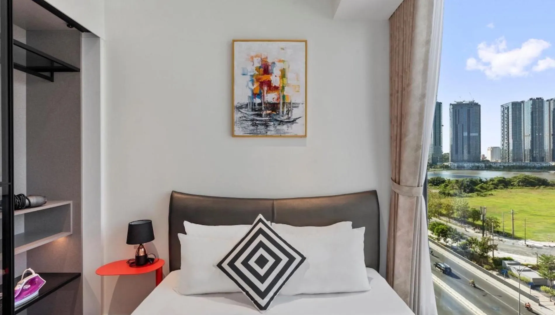 The Opera Apartment Cental Saigon Free Pool-Gym-Sauna Room- Golf Mini Ho Chi Minh City