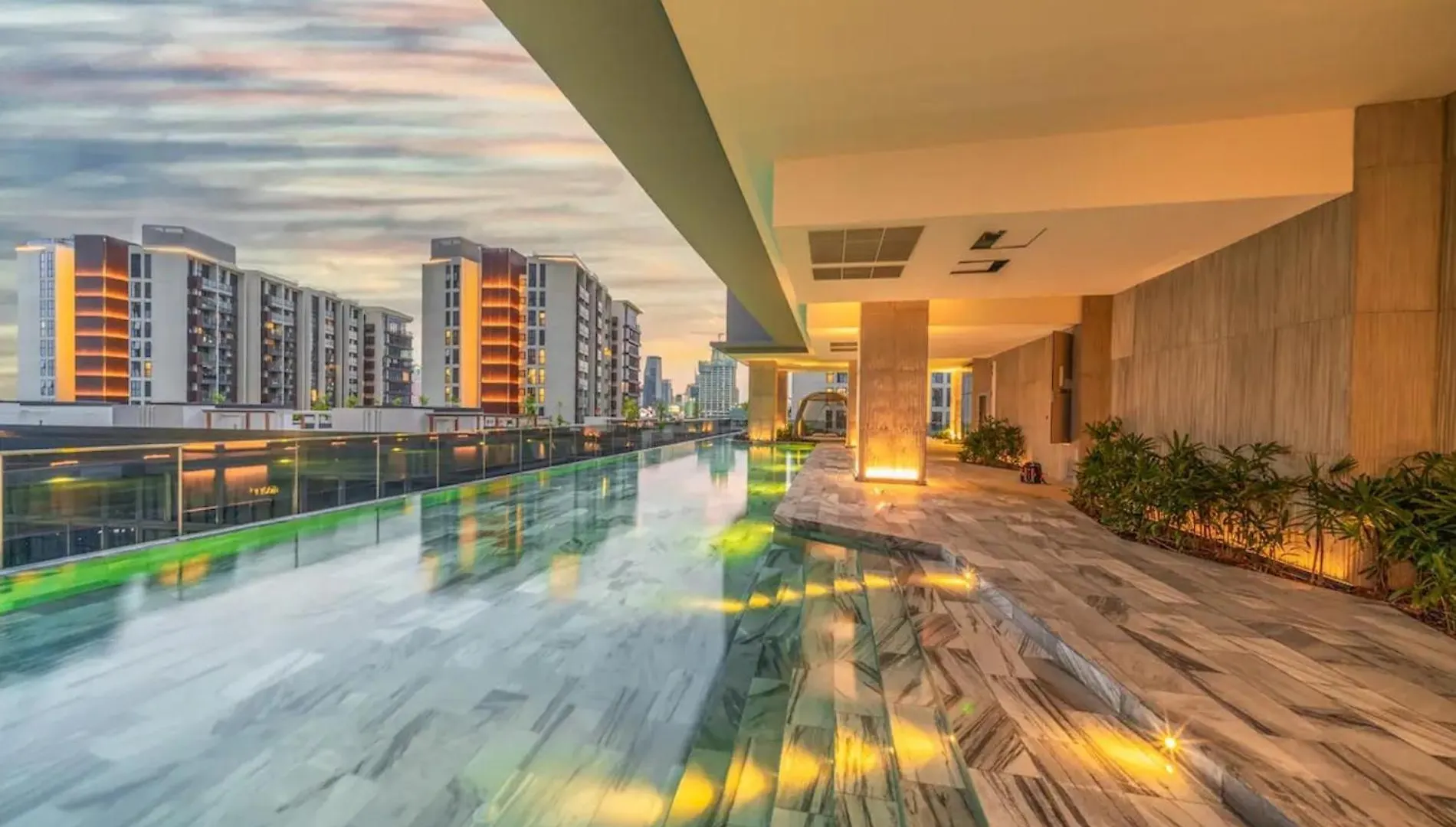 The Opera Apartment Cental Saigon Free Pool-Gym-Sauna Room- Golf Mini Ho Chi Minh City