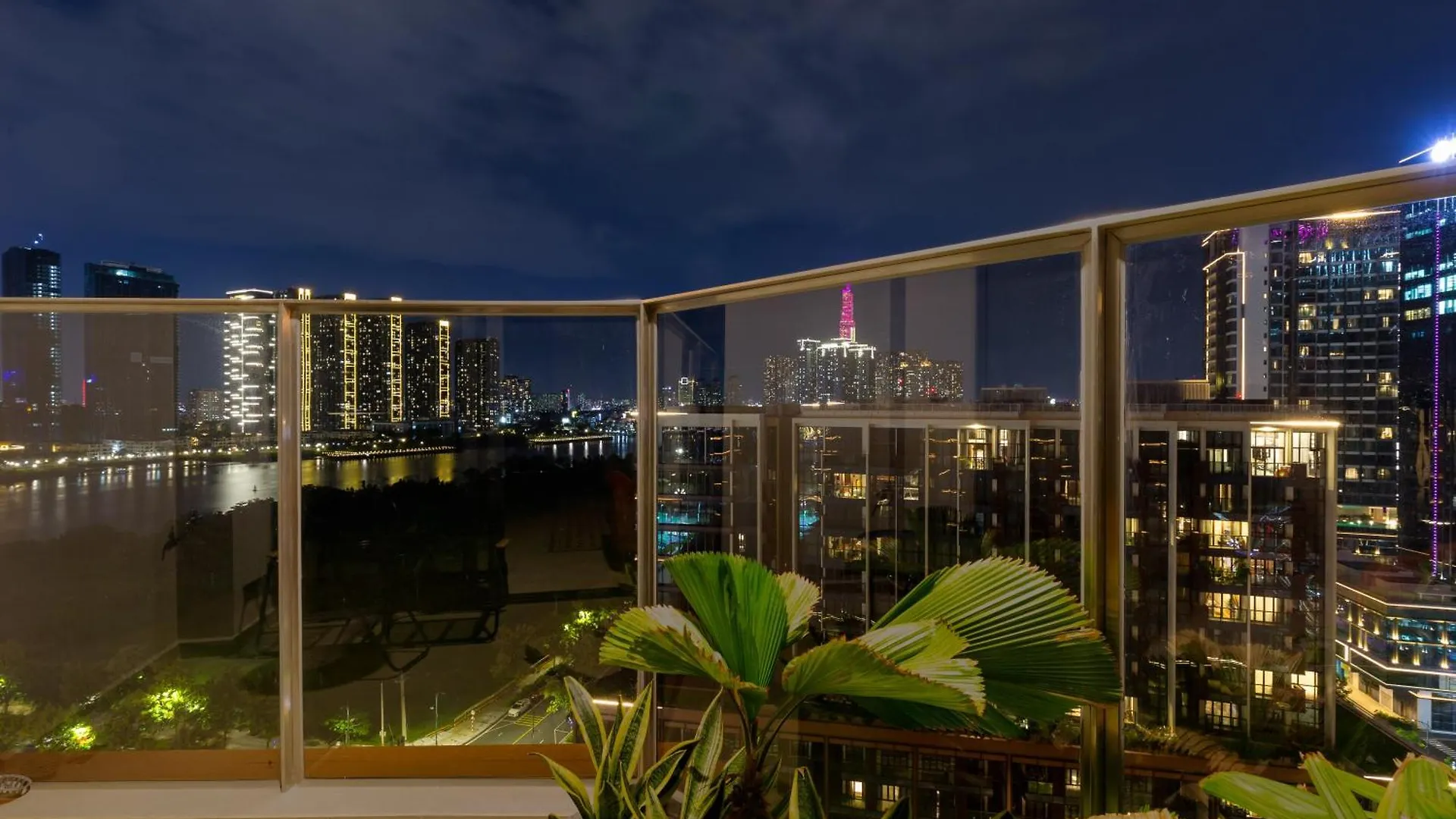 The Opera Apartment Cental Saigon Free Pool-Gym-Sauna Room- Golf Mini Ho Chi Minh City 0*,  Vietnam