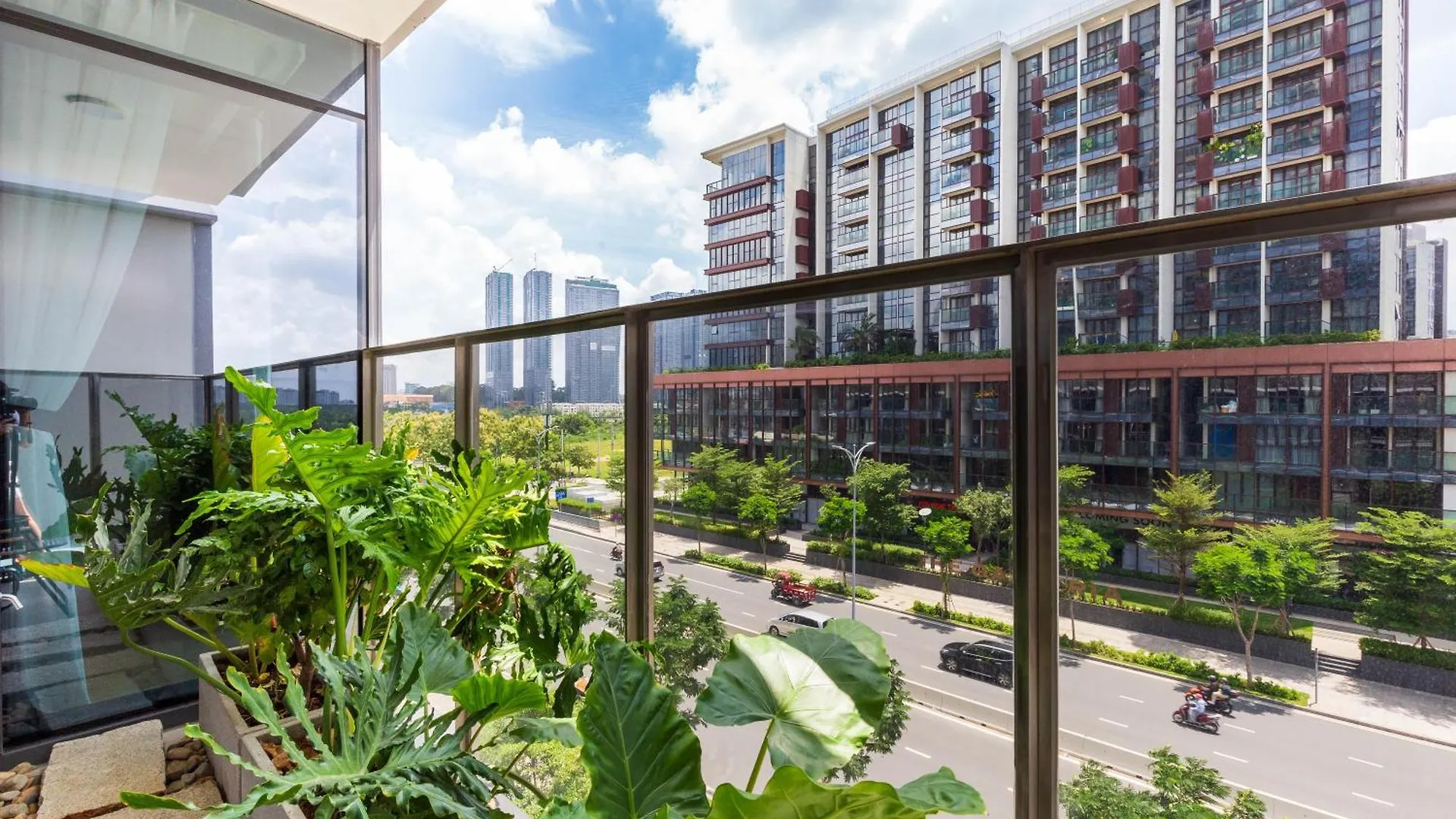 The Opera Apartment Cental Saigon Free Pool-Gym-Sauna Room- Golf Mini Ho Chi Minh City