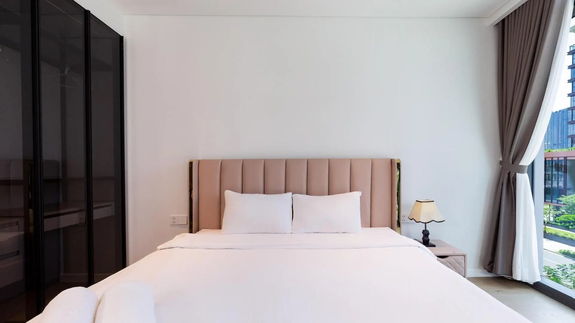 The Opera Apartment Cental Saigon Free Pool-Gym-Sauna Room- Golf Mini Ho Chi Minh City