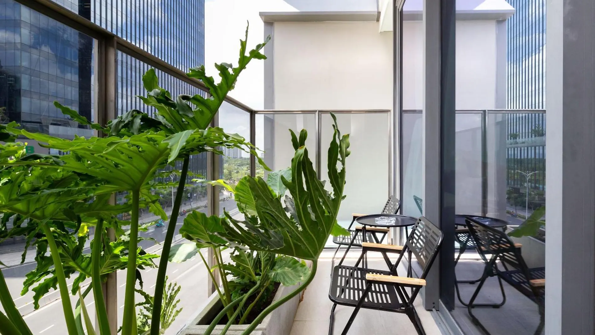 The Opera Apartment Cental Saigon Free Pool-Gym-Sauna Room- Golf Mini Ho Chi Minh City