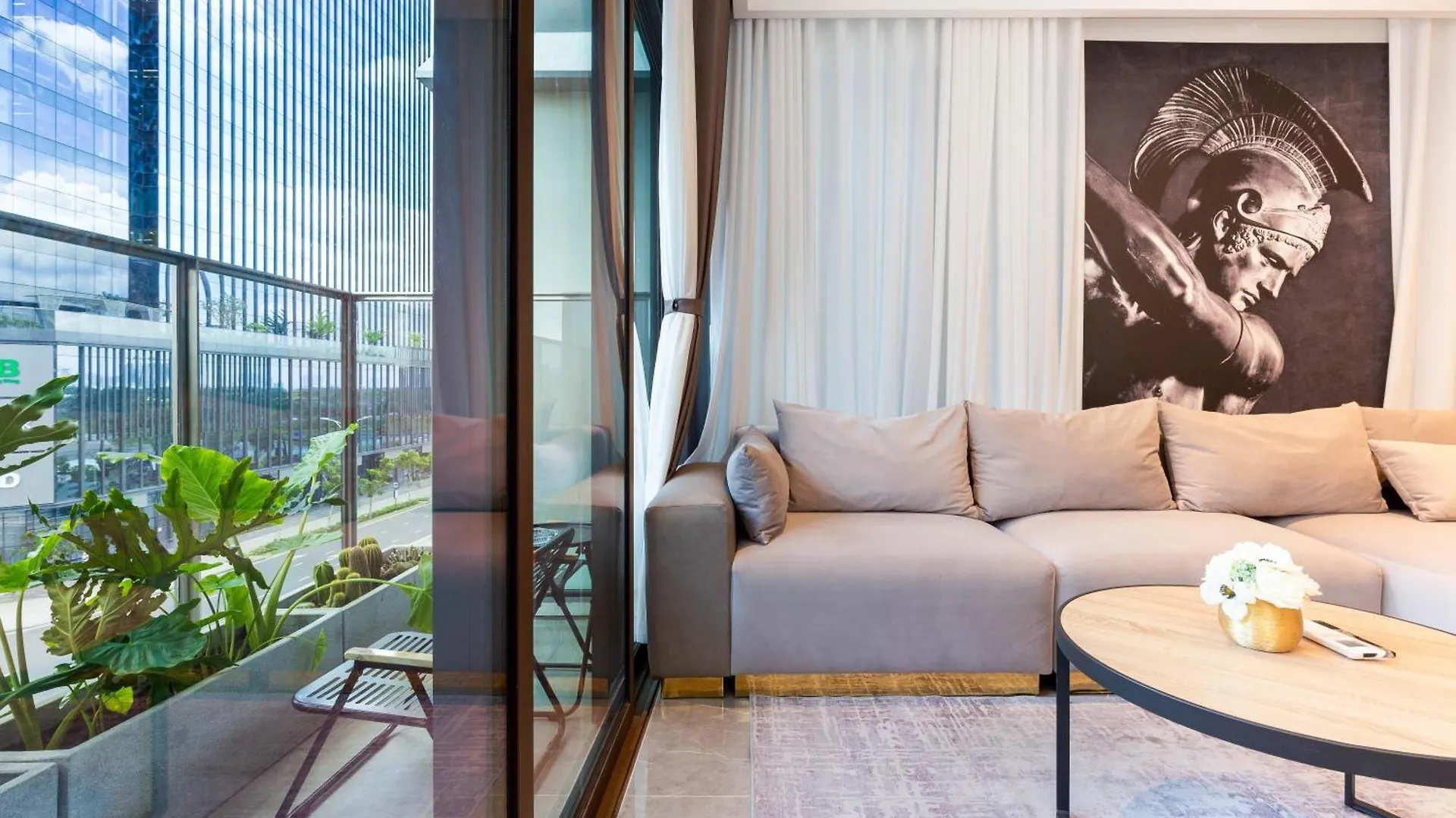 The Opera Apartment Cental Saigon Free Pool-Gym-Sauna Room- Golf Mini Ho Chi Minh City Vietnam